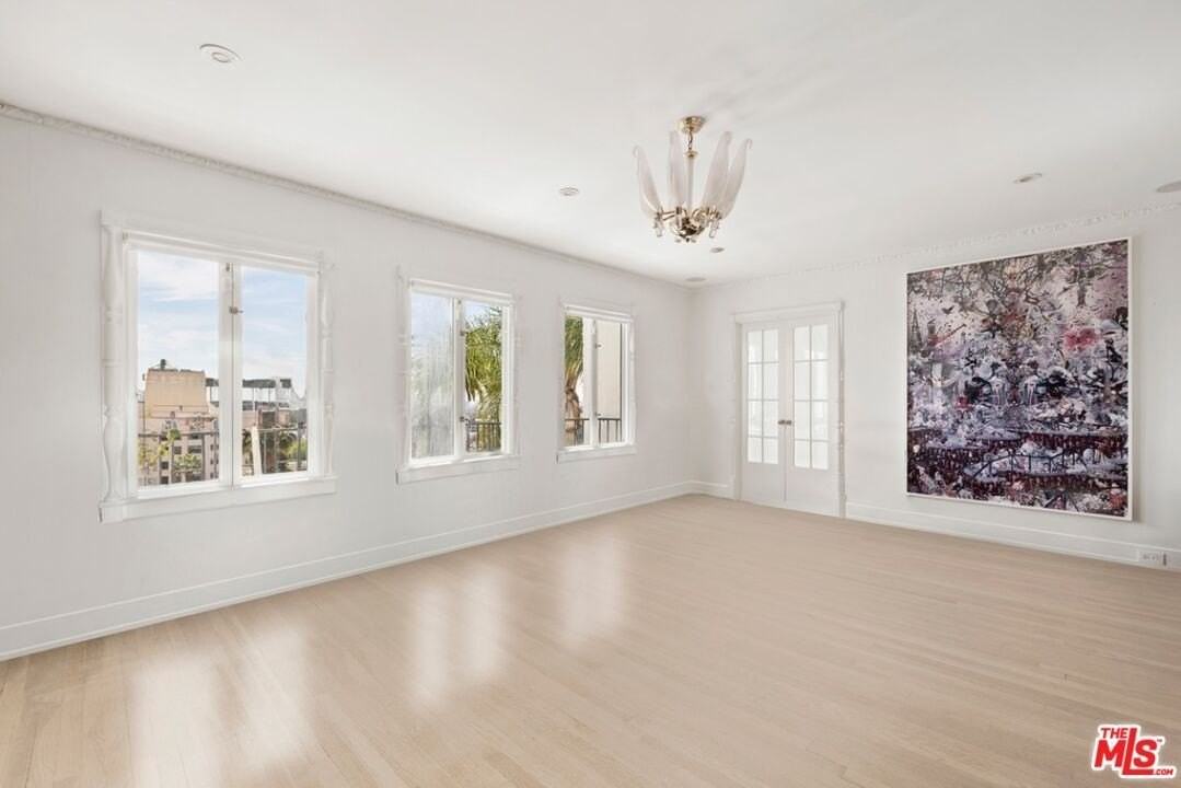 6650 Whitley Ter - Photo 3 of 24