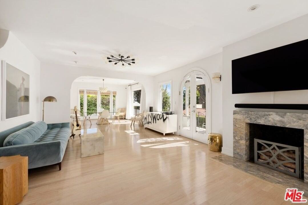 6650 Whitley Ter - Photo 6 of 24