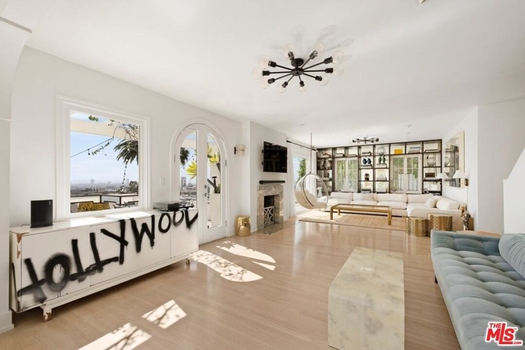 6650 Whitley Ter - Photo 7 of 24