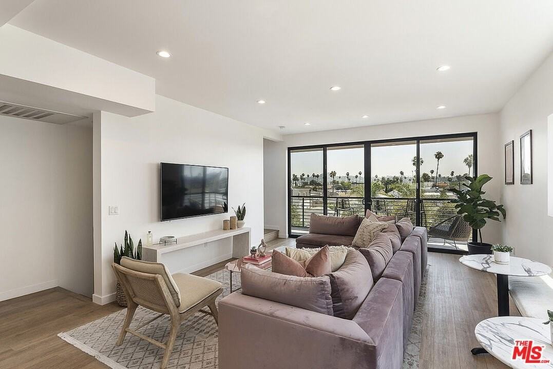 811 N Harvard Blvd Unit All - Photo 4 of 20