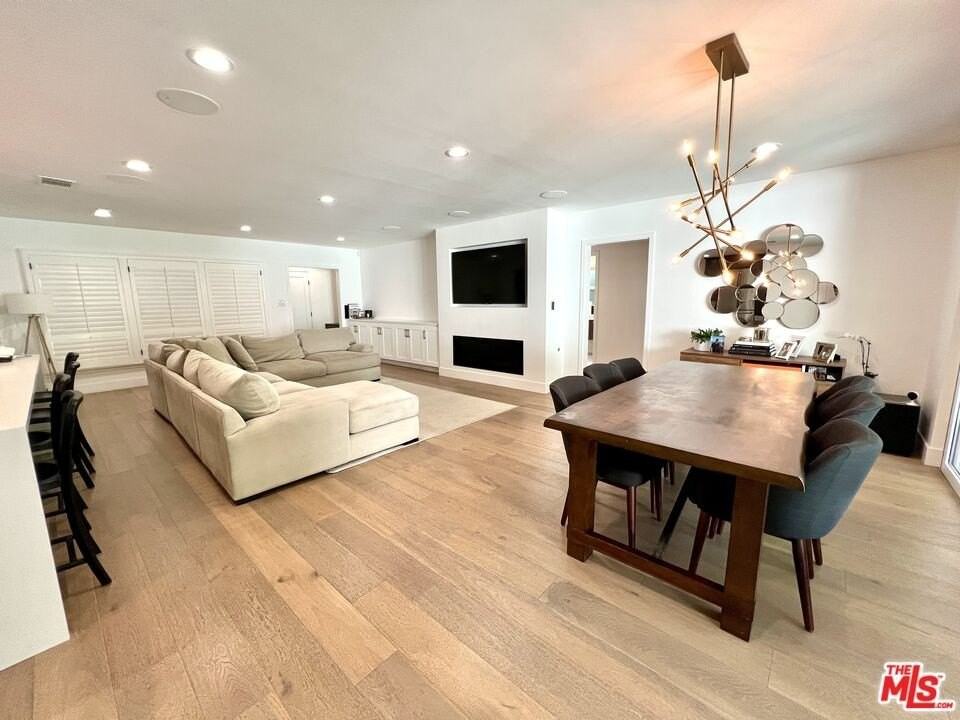 4321 Greenbush Ave - Photo 2 of 22