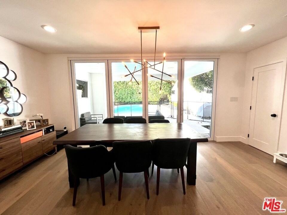 4321 Greenbush Ave - Photo 7 of 22