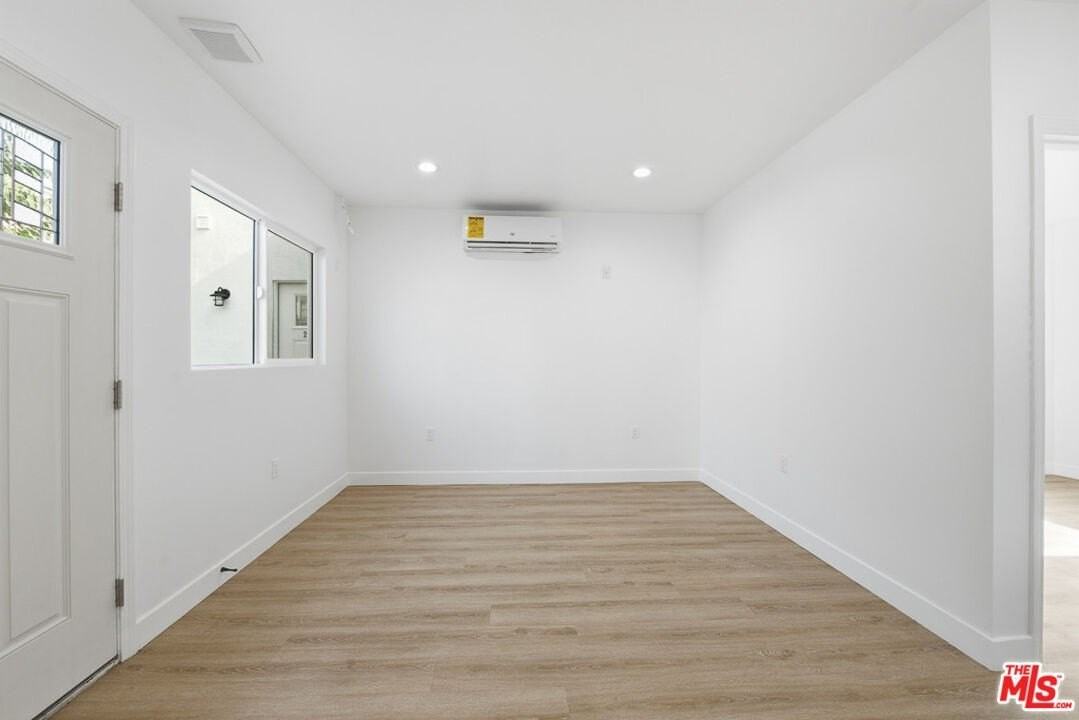 222 E Vernon Ave Unit 3/4 - Photo 3 of 9