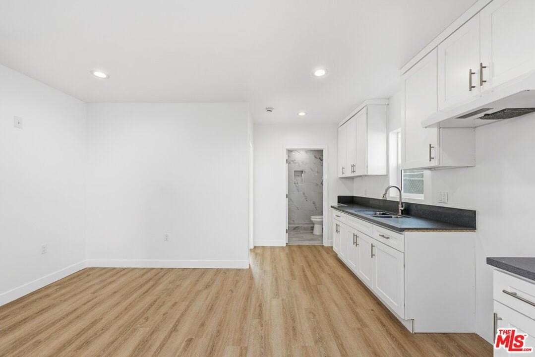 222 E Vernon Ave Unit 3/4 - Photo 4 of 9