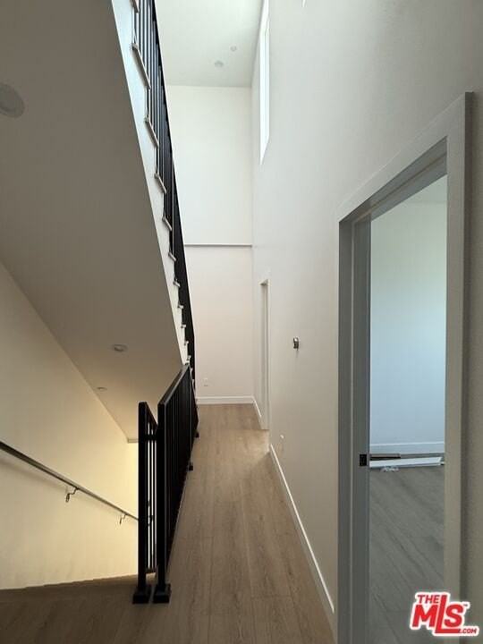 2135 S Longwood Ave Unit 2 - Photo 4 of 11