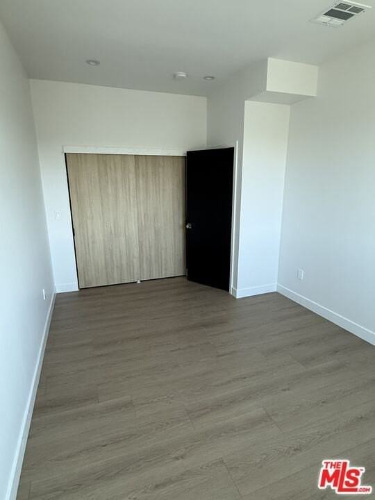 2135 S Longwood Ave Unit 2 - Photo 5 of 11