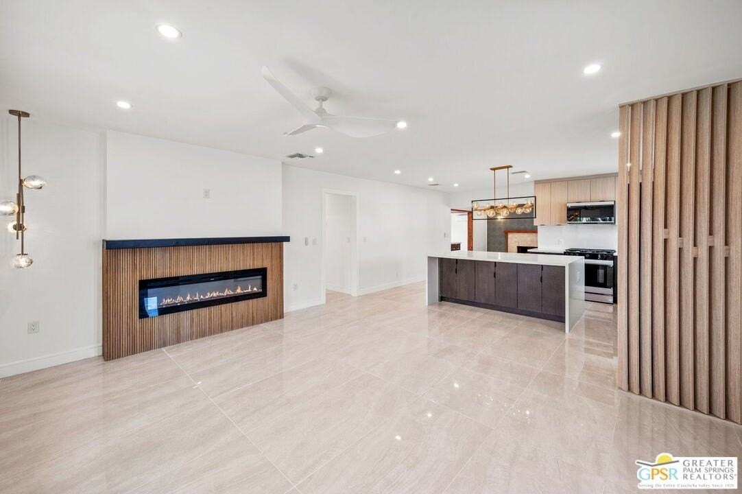 2435 E Wayne Rd - Photo 4 of 20