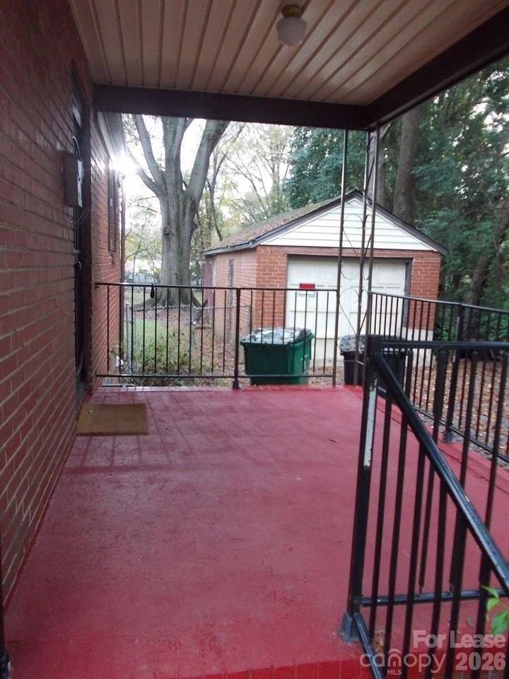 2746 Dogwood Ave - Photo 2 of 21