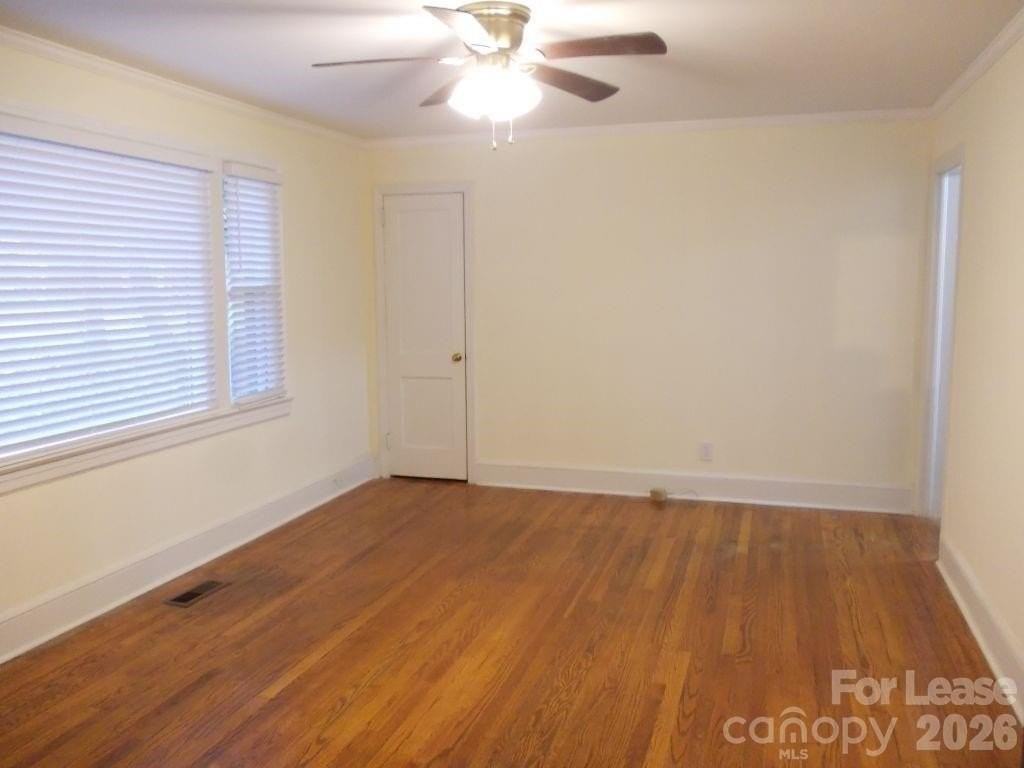 2746 Dogwood Ave - Photo 3 of 21