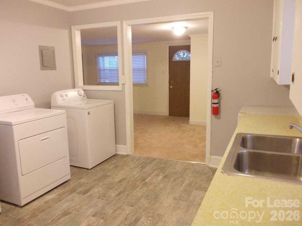 2746 Dogwood Ave - Photo 6 of 21