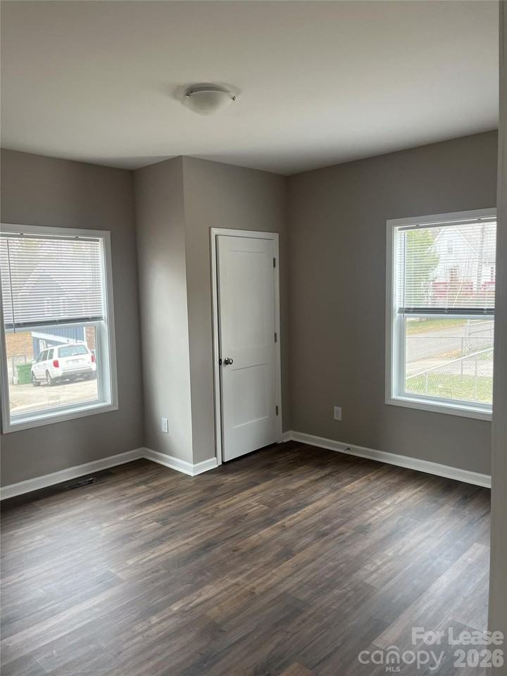 205 Wood St - Photo 3 of 11