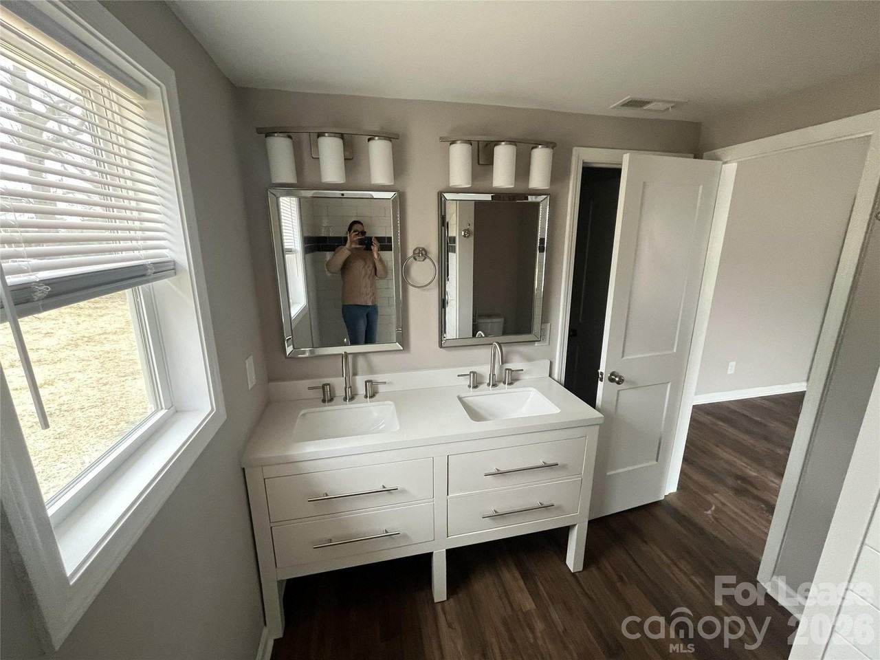 205 Wood St - Photo 4 of 11