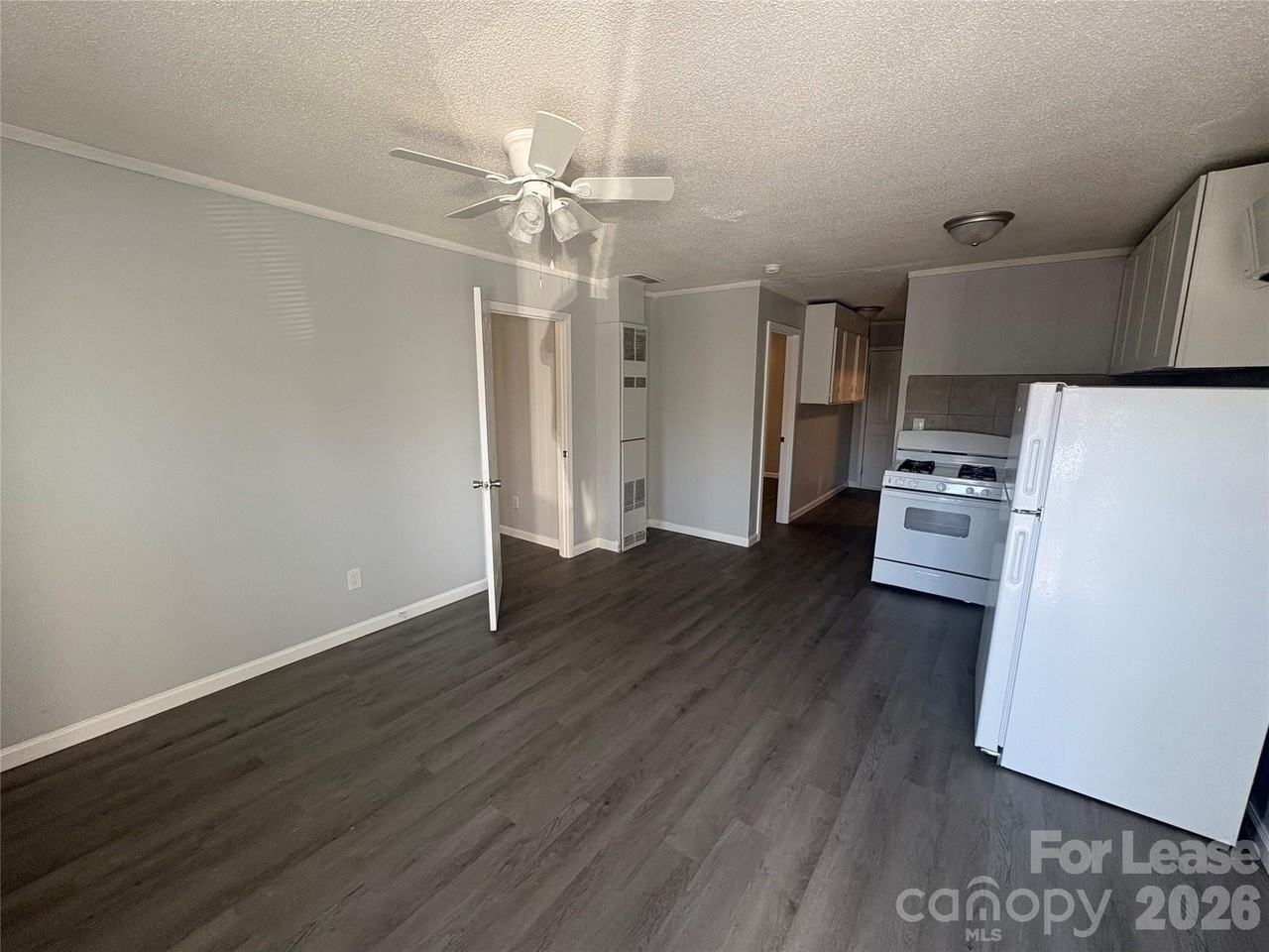 1007 Plymouth St Unit B - Photo 2 of 15