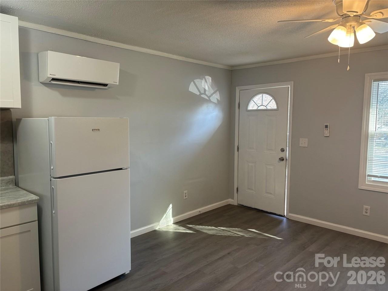 1007 Plymouth St Unit B - Photo 6 of 15