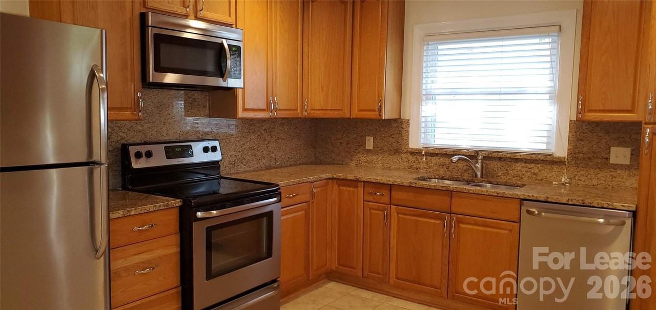 2019 Kenilworth Ave - Photo 3 of 9