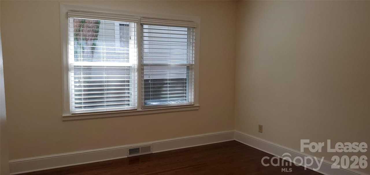 2019 Kenilworth Ave - Photo 5 of 9