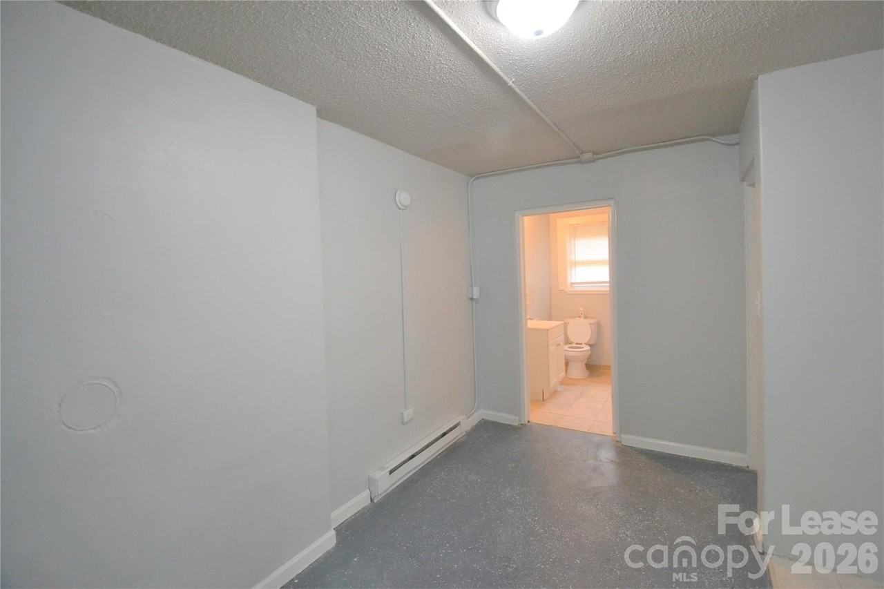 129 Brumley Ave Ne Apt D - Photo 6 of 18