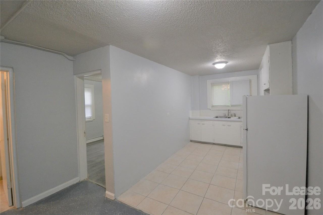 129 Brumley Ave Ne Apt D - Photo 7 of 18