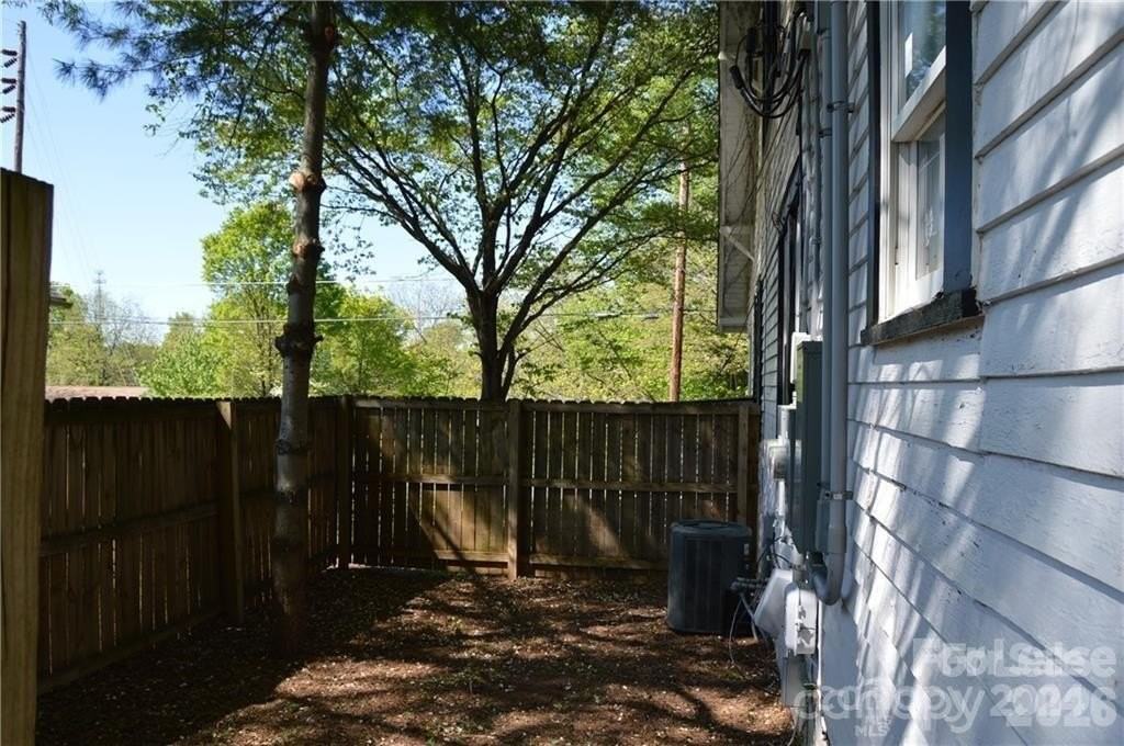 615 Charlotte Ave - Photo 3 of 14