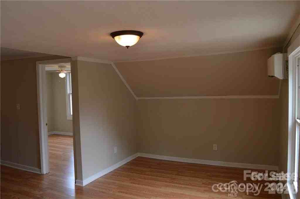 615 Charlotte Ave - Photo 5 of 14