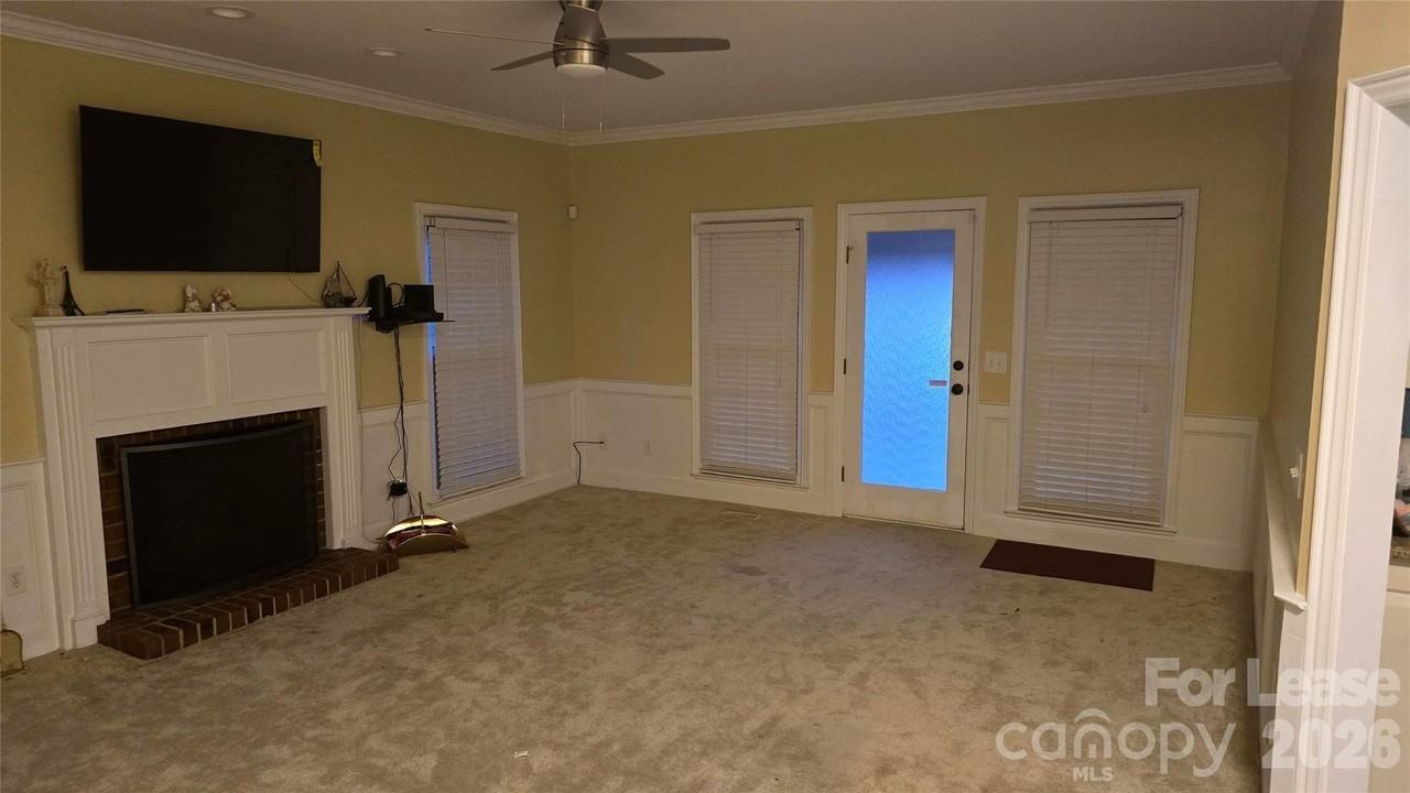 142 Cottontail Ln Se - Photo 4 of 12