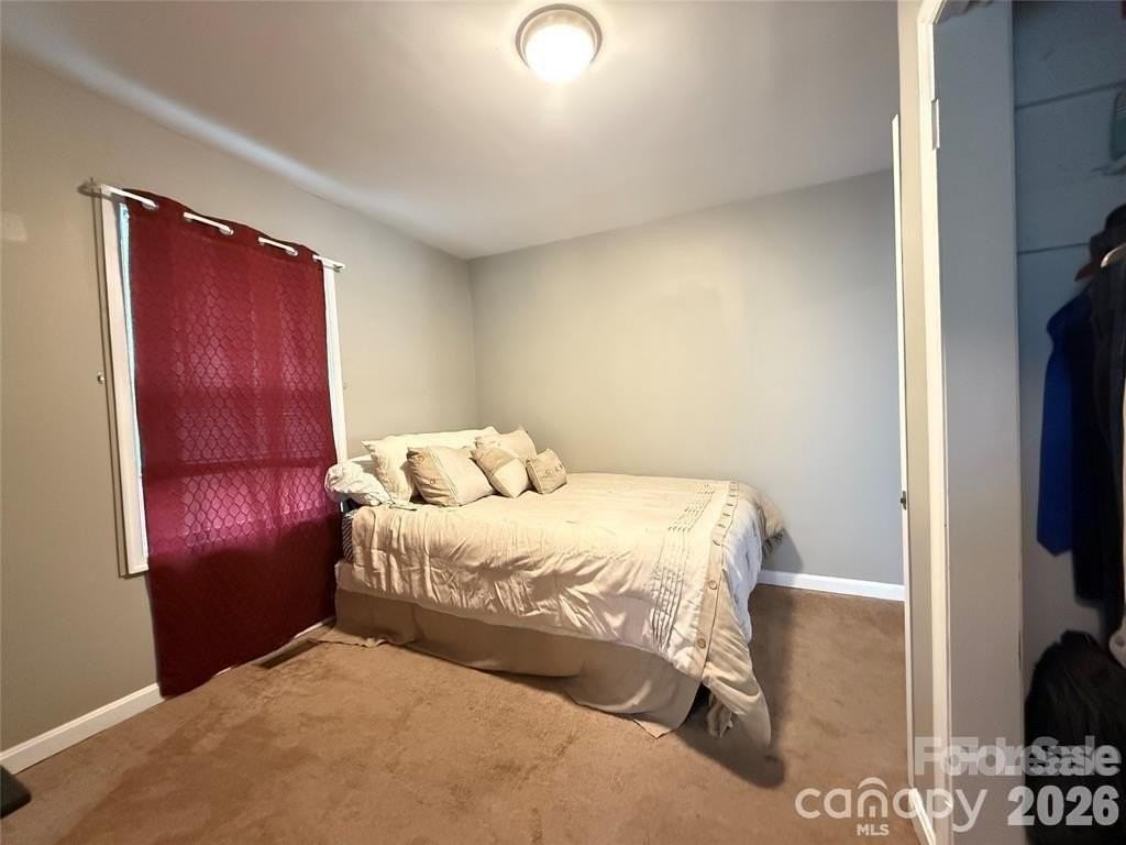 301 S Mountain St - Photo 6 of 13