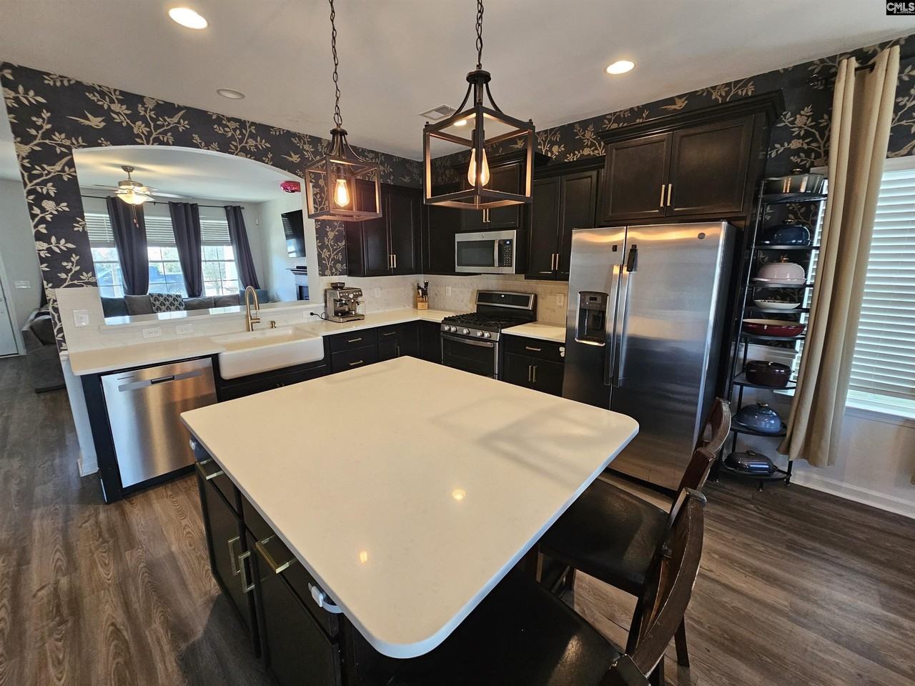 819 Queenshire Ln - Photo 5 of 28