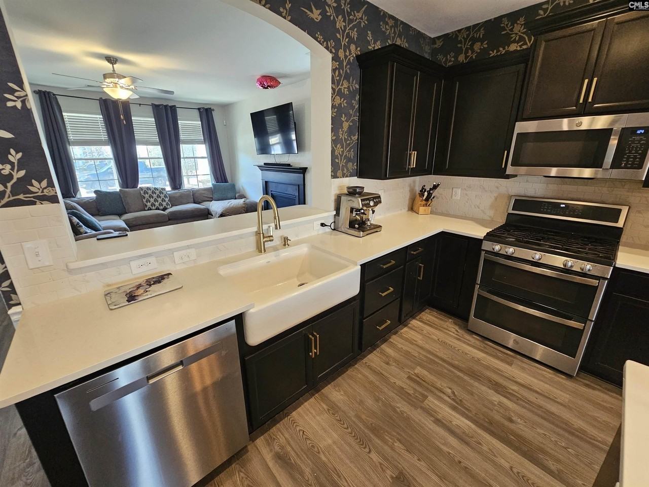 819 Queenshire Ln - Photo 7 of 28