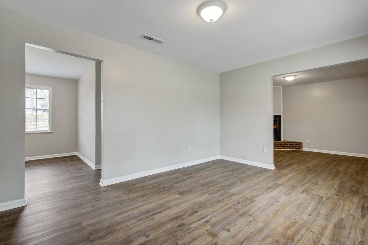 1978 Holliday St - Photo 4 of 23