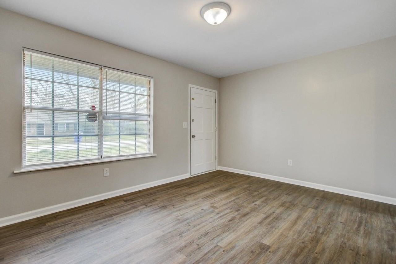 1978 Holliday St - Photo 6 of 23