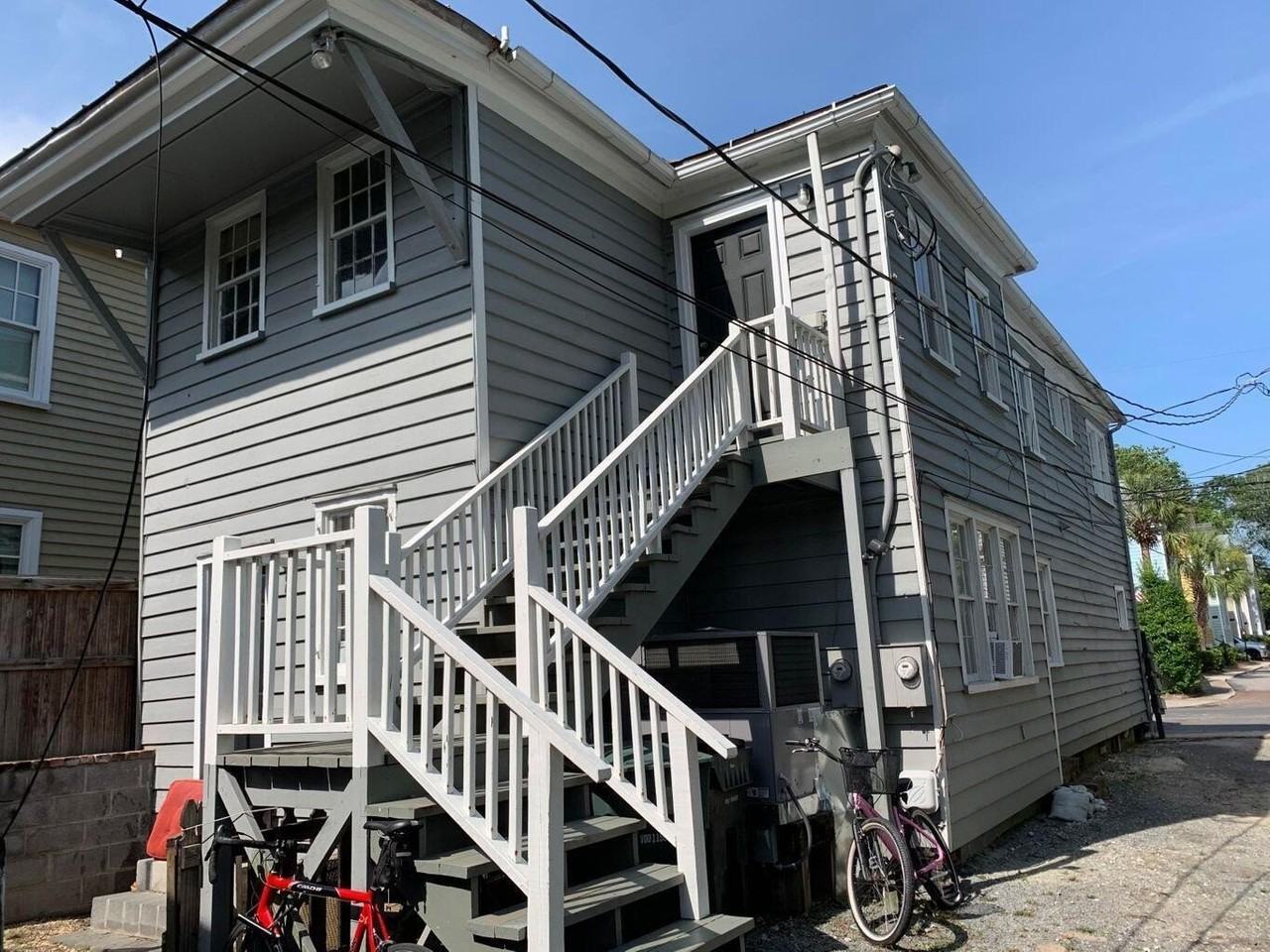 107 Smith St Apt B - Photo 2 of 21