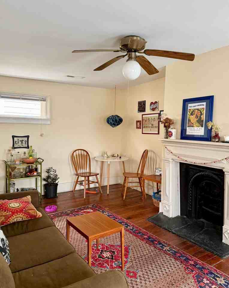 107 Smith St Apt B - Photo 4 of 21