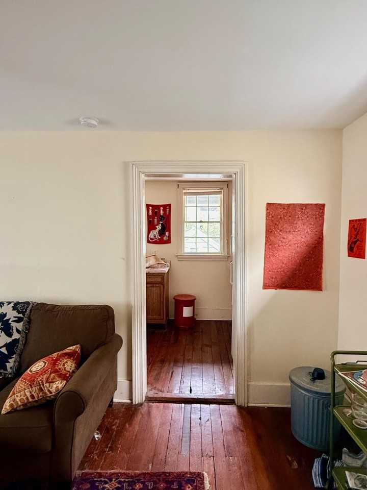 107 Smith St Apt B - Photo 5 of 21