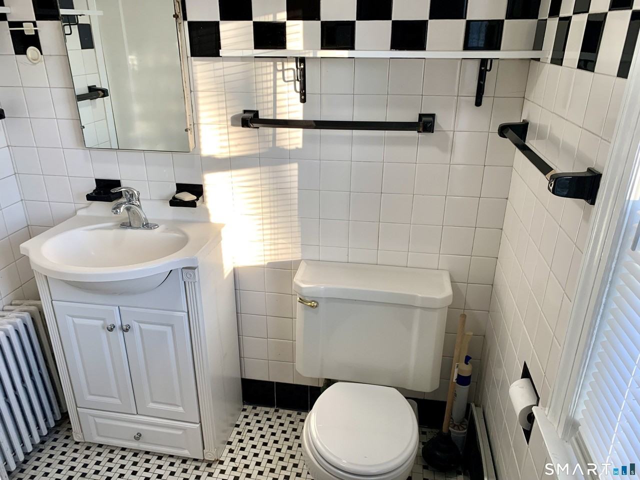 52 Goffe Ter - Photo 7 of 24