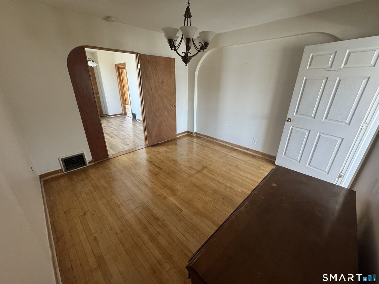 1097 Dixwell Ave - Photo 4 of 7