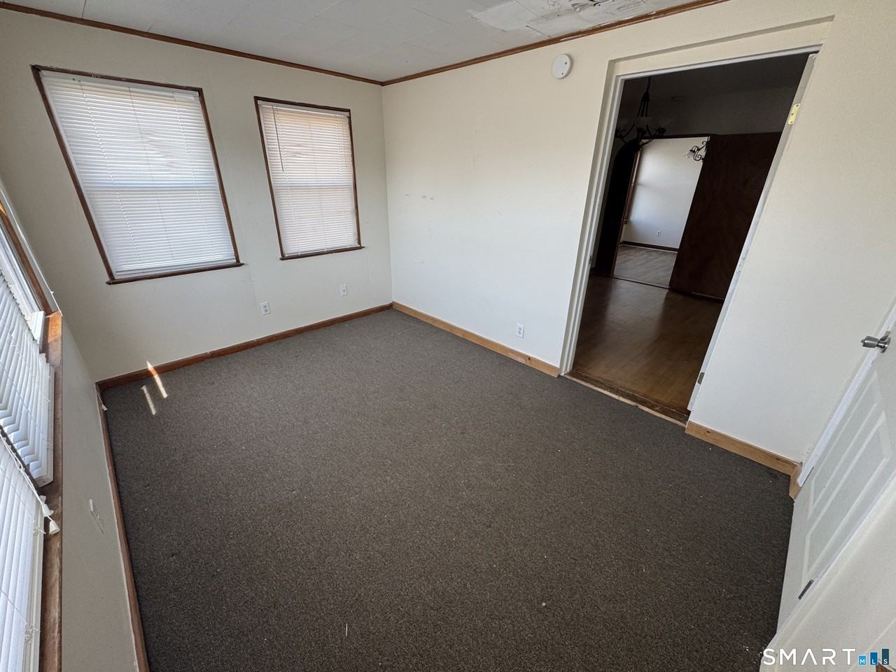 1097 Dixwell Ave - Photo 5 of 7