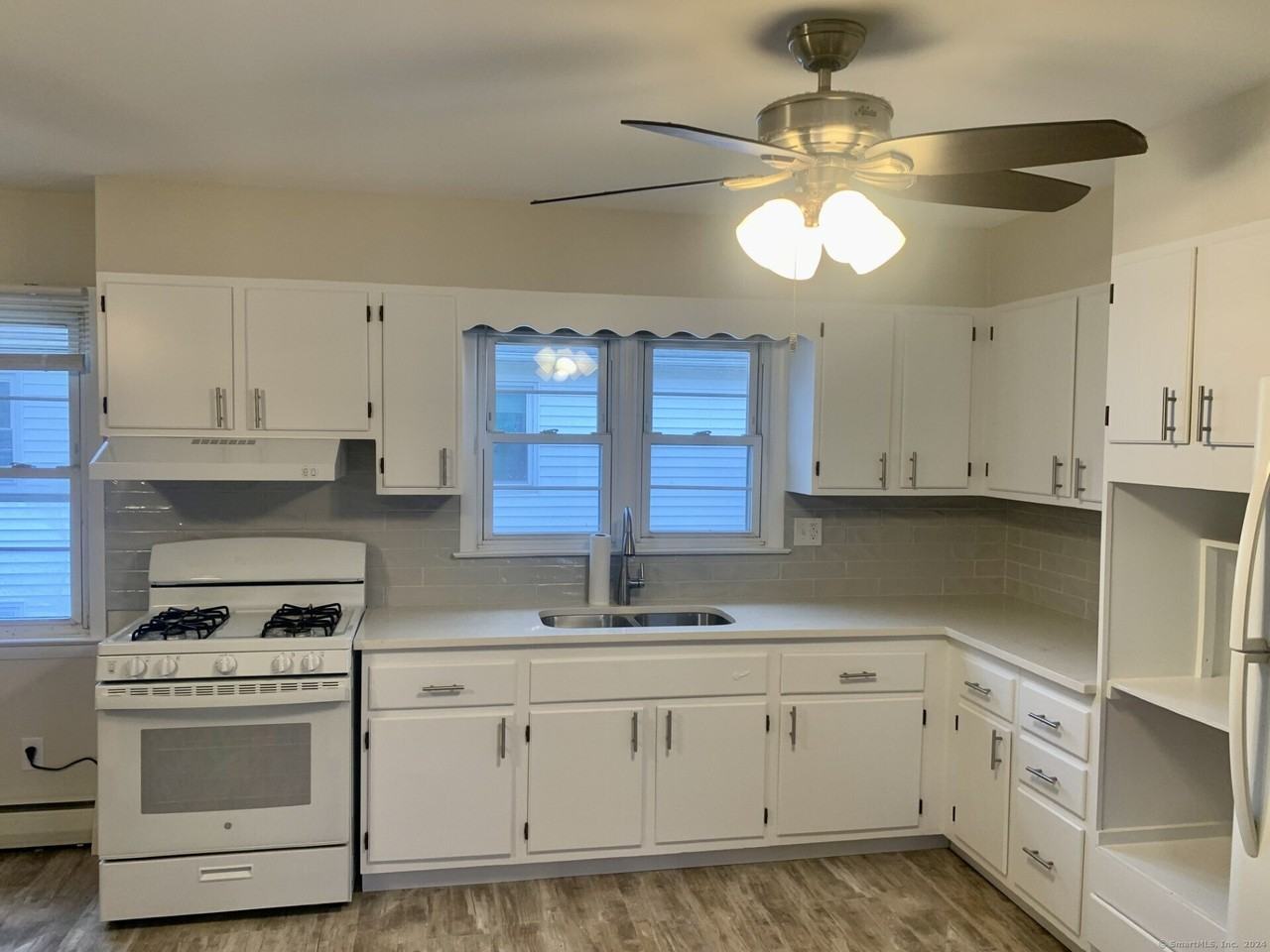 640 Beechmont Ave - Photo 3 of 15