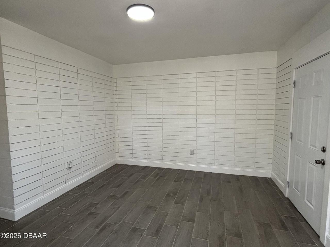 93 Ford St - Photo 4 of 17