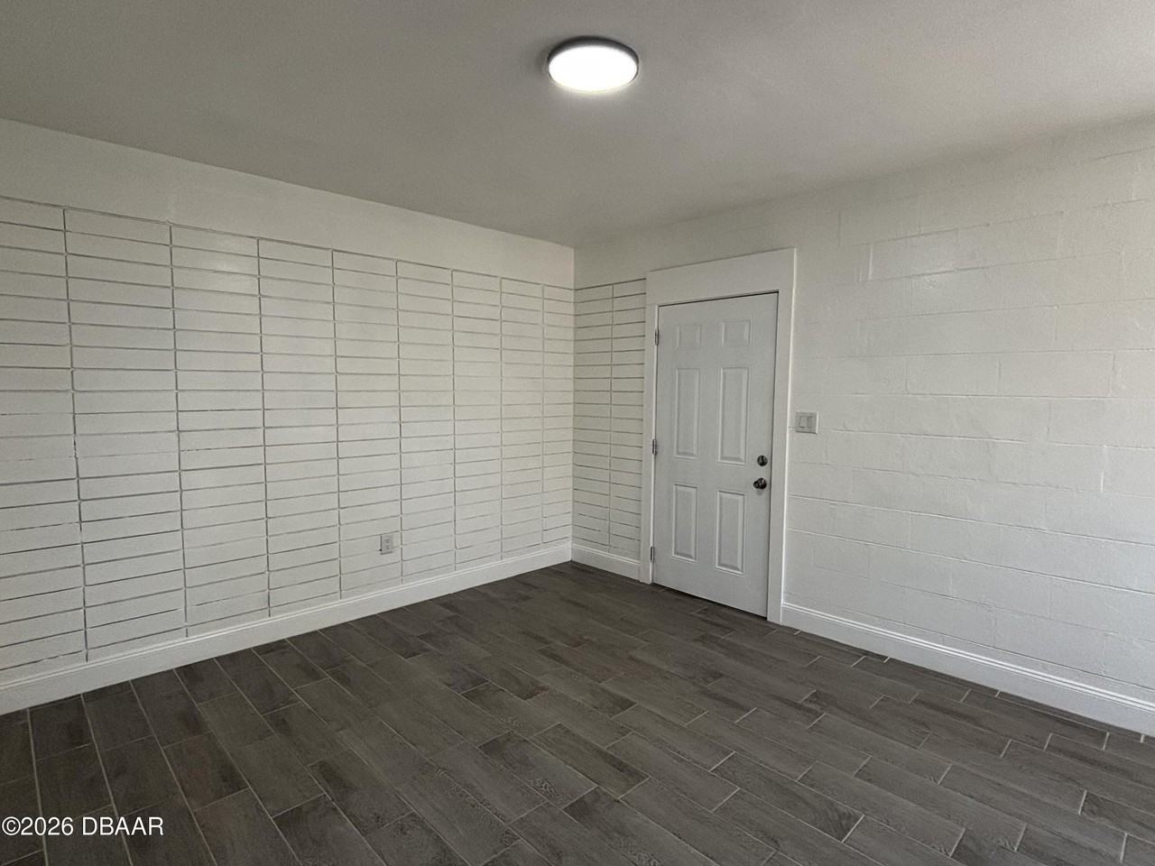 93 Ford St - Photo 5 of 17