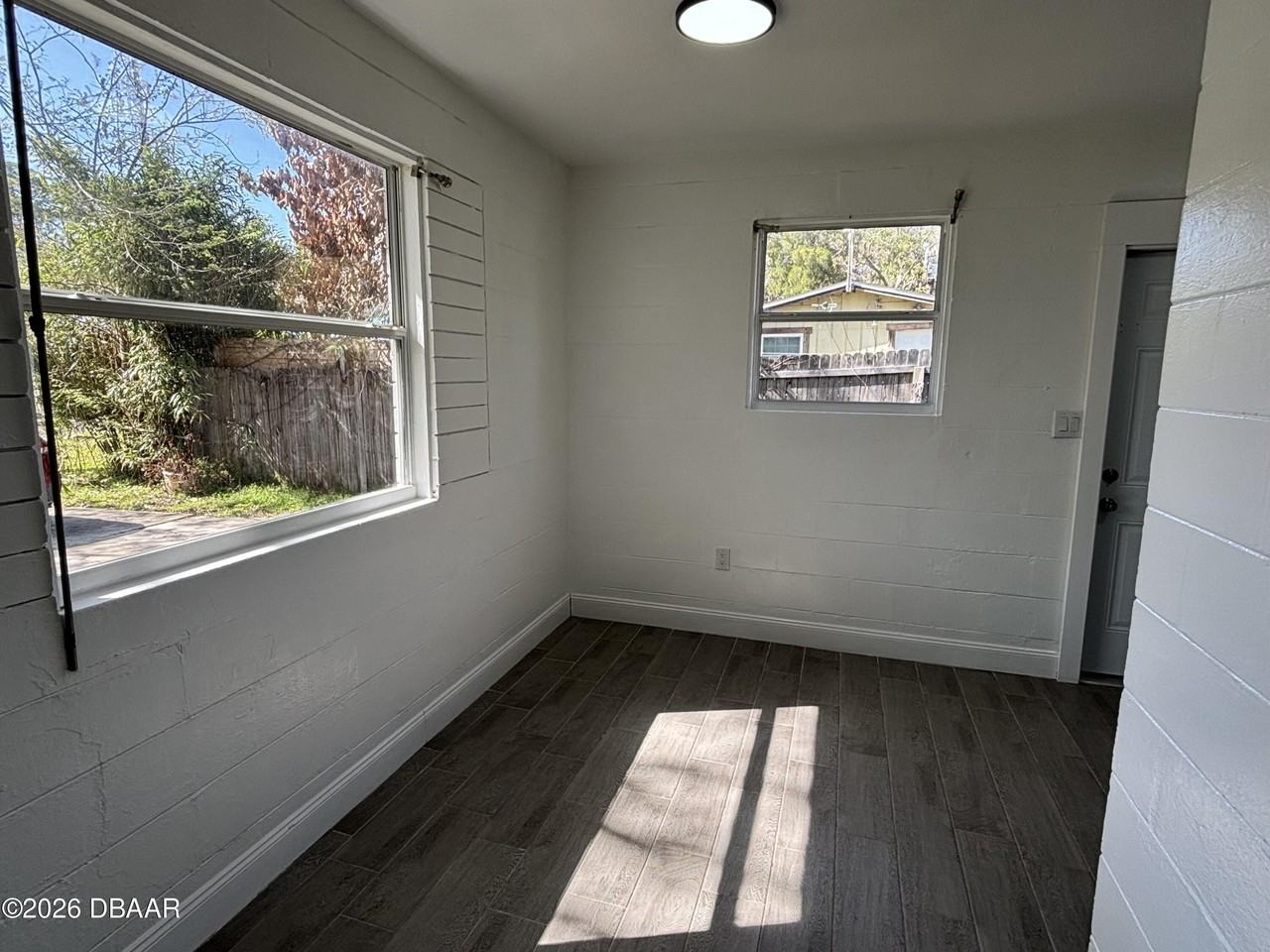 93 Ford St - Photo 6 of 17