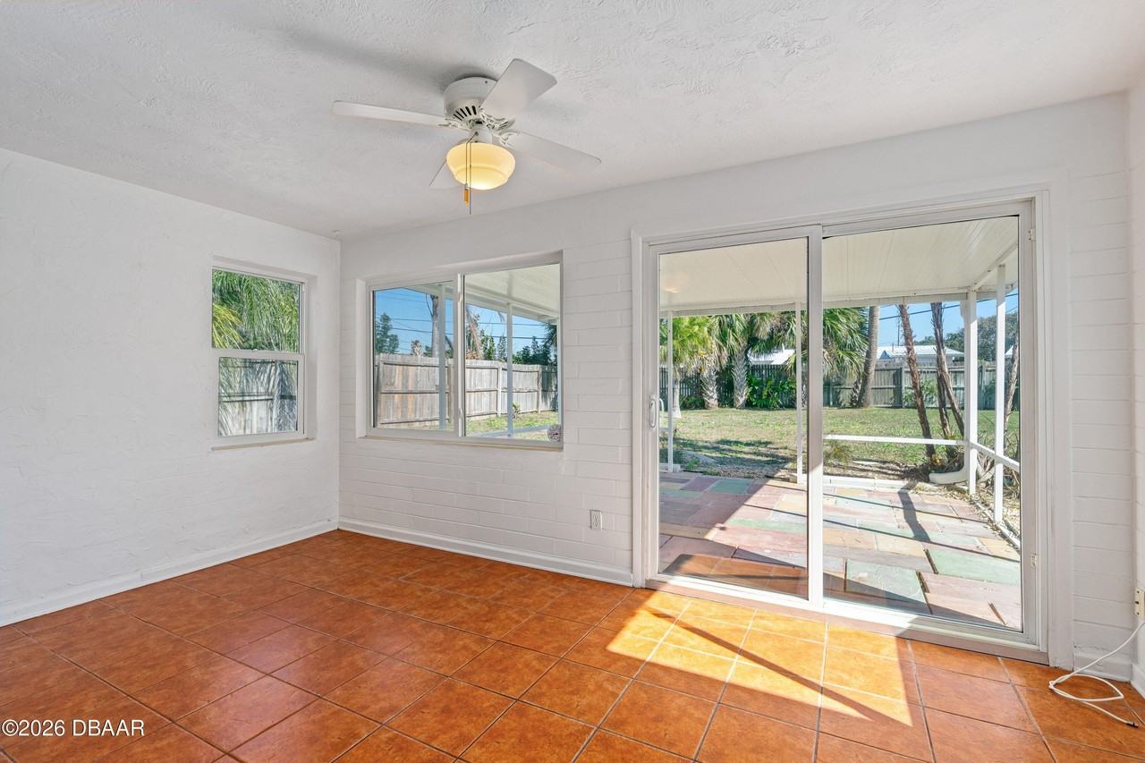 152 Longwood Dr - Photo 6 of 34