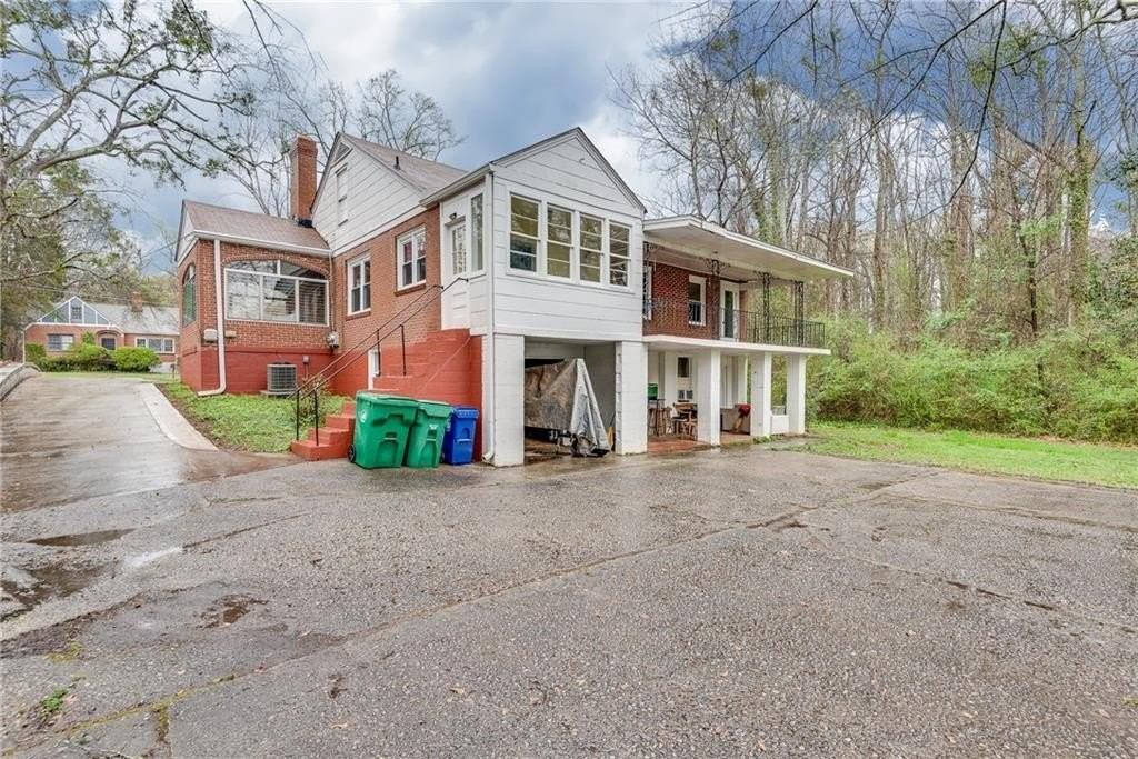 1287 Eastland Rd Se - Photo 5 of 31