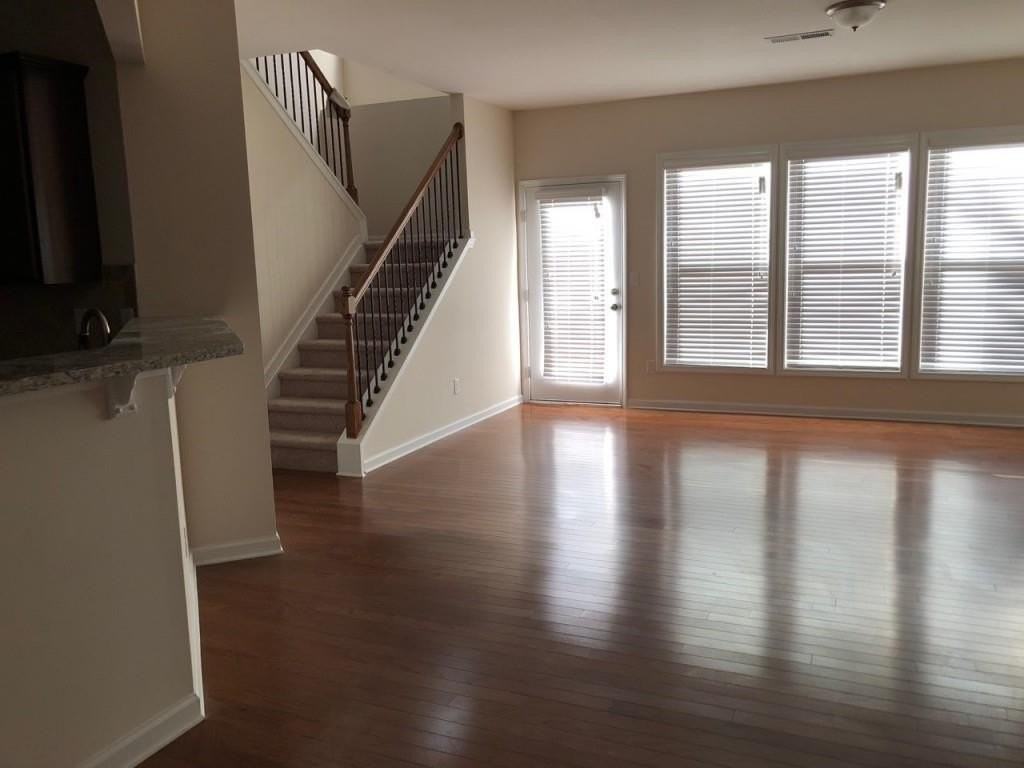 2100 Greencrest Cir Unit 2100 - Photo 7 of 21