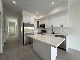 1786 Sw 9th St #4 - Photo 1 of 1