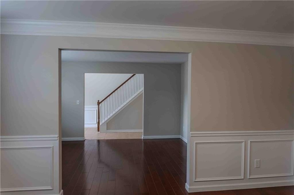 11037 Southwood Dr - Photo 4 of 20