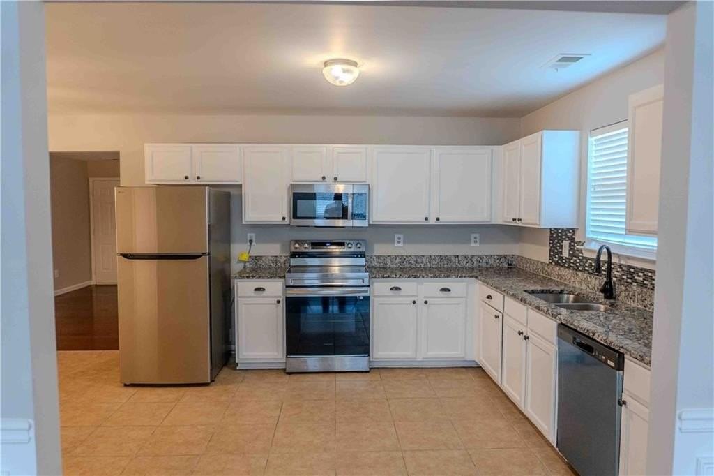 11037 Southwood Dr - Photo 7 of 20