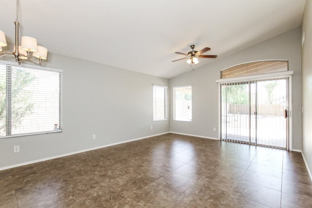 18139 N Skyhawk Dr - Photo 2 of 15