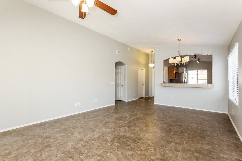 18139 N Skyhawk Dr - Photo 4 of 15