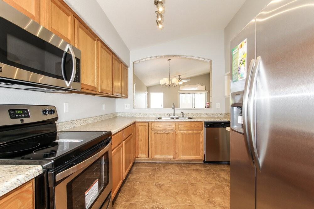 18139 N Skyhawk Dr - Photo 6 of 15