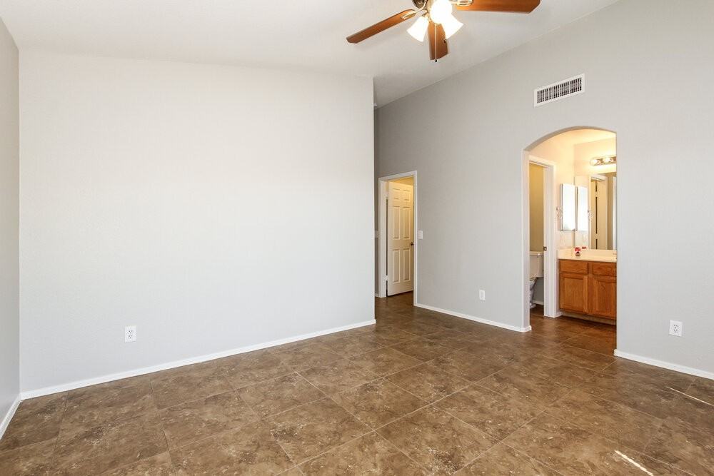 18139 N Skyhawk Dr - Photo 7 of 15